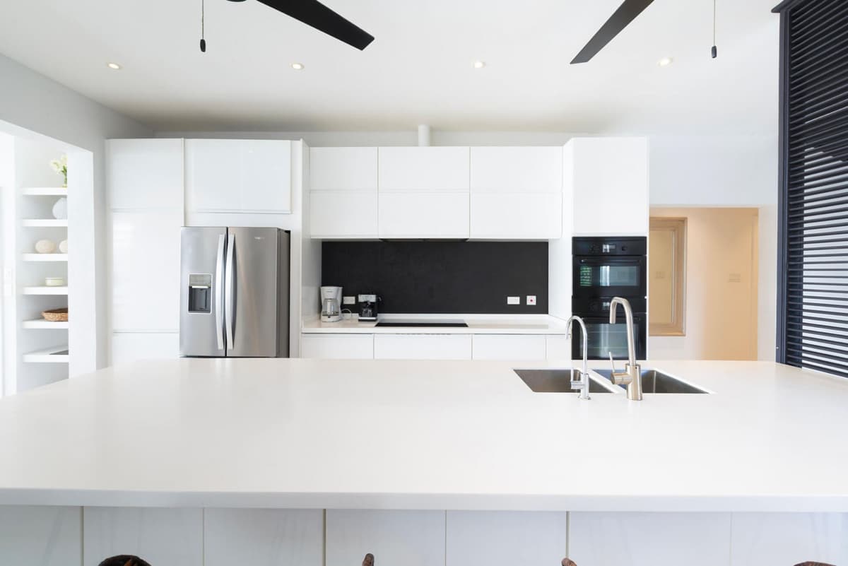 Solaris Beach House — luxury villa photo 21