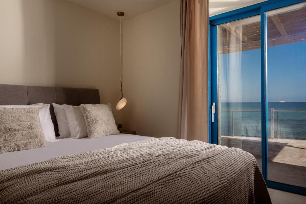 Bleu Beach Villa — luxury villa photo 19