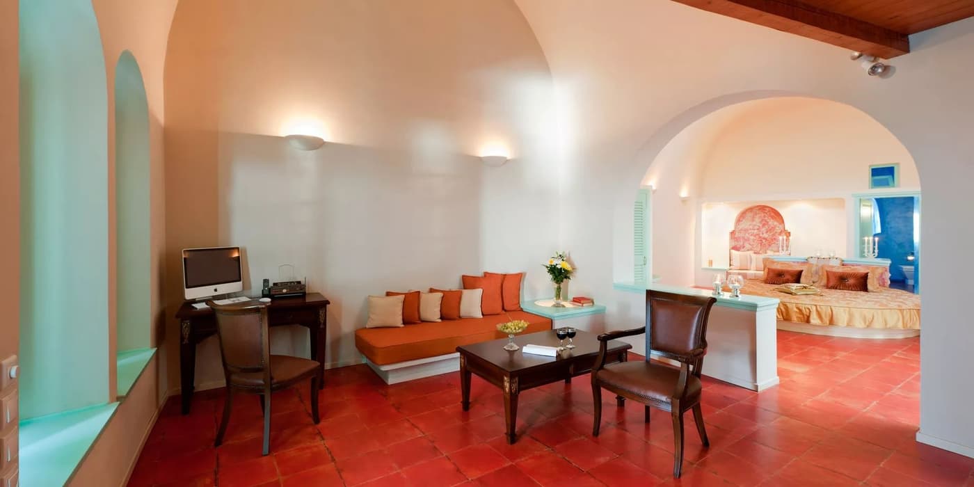 Grand Suite with Private Pool — luxury villa photo 26