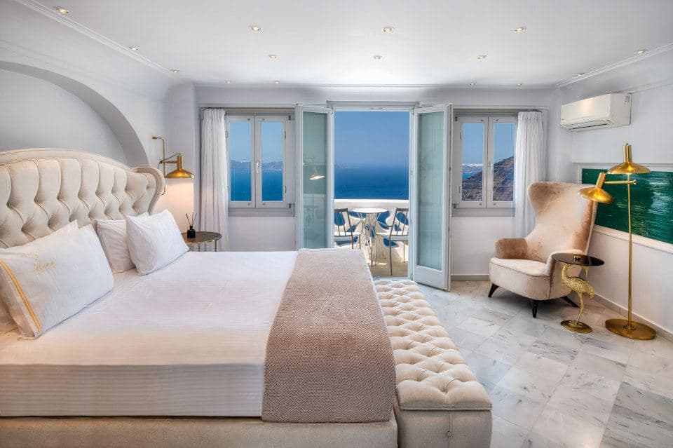 Royal Suite with Outdoor Jacuzzi — luxury villa photo 3