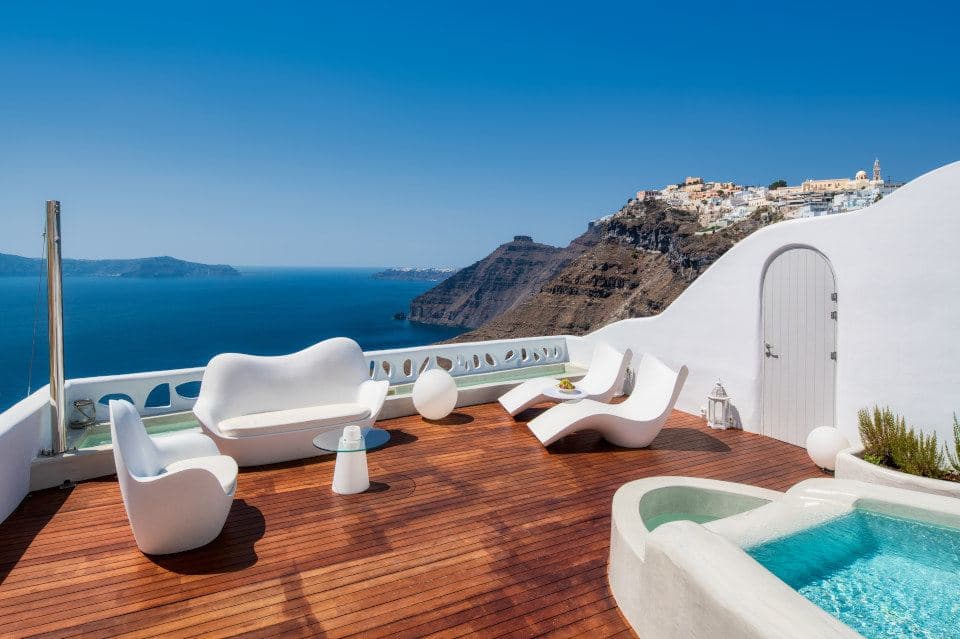 Royal Suite with Outdoor Jacuzzi — luxury villa photo 12