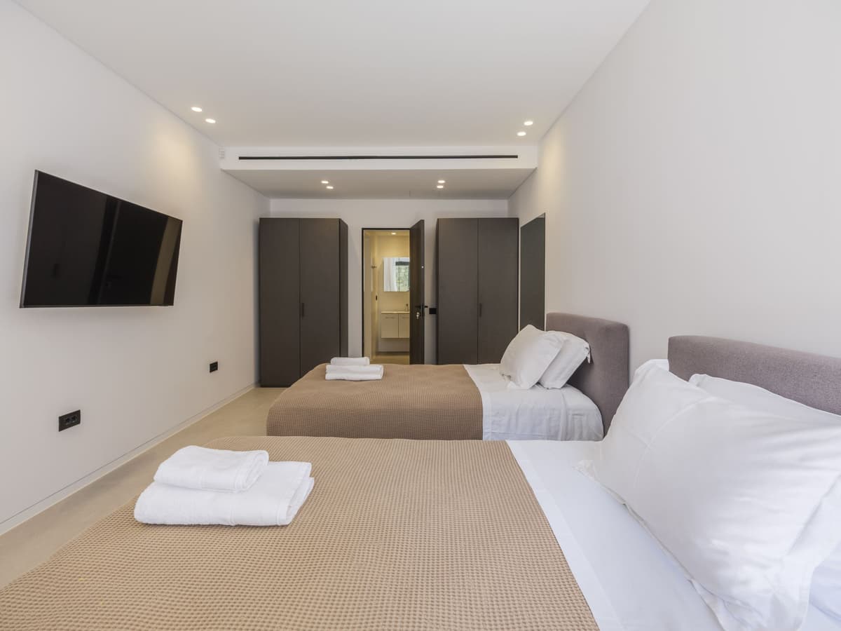 Villa Avelora Blu — luxury villa photo 3