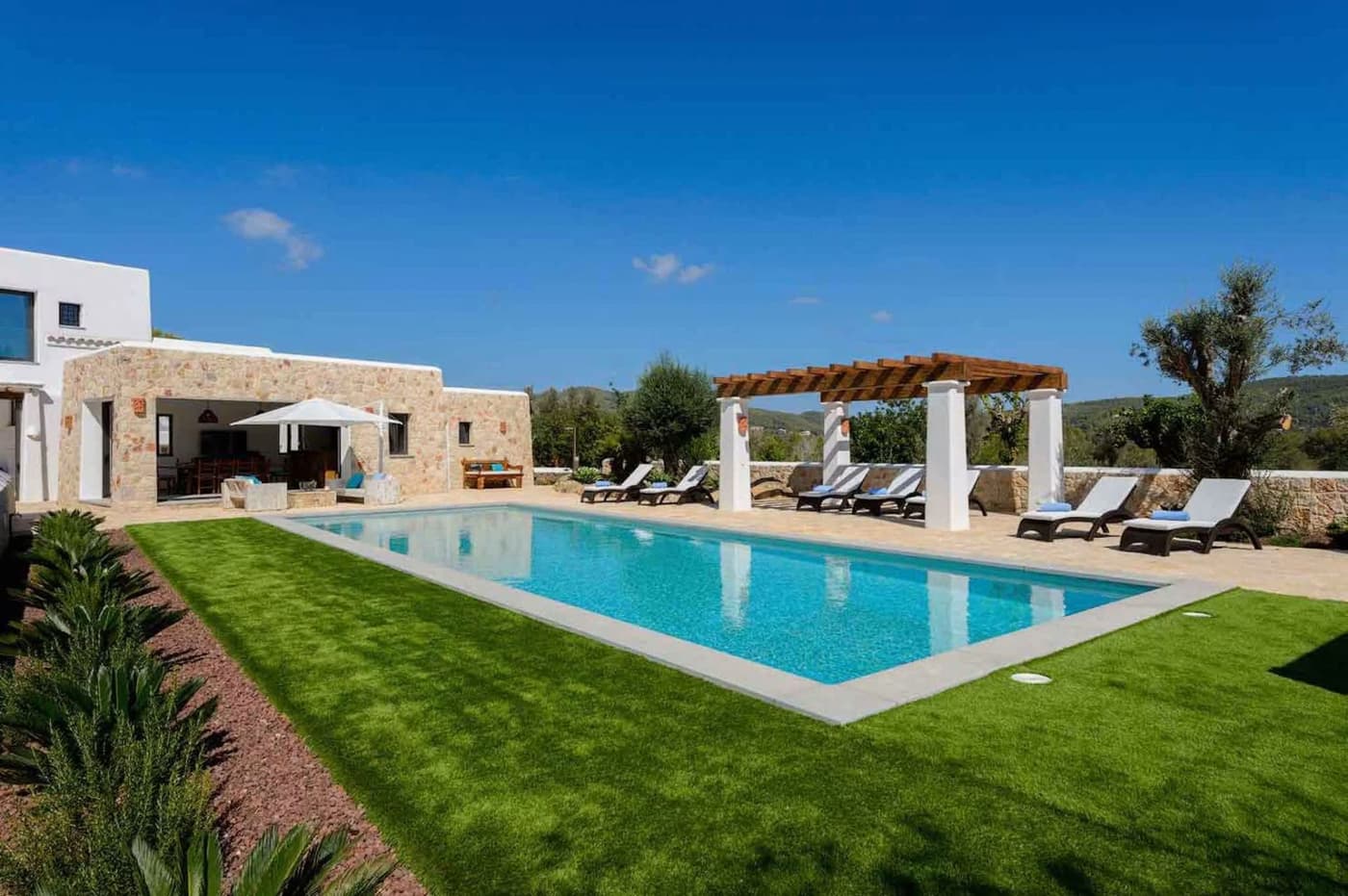 Villa Idurre — luxury villa photo 1