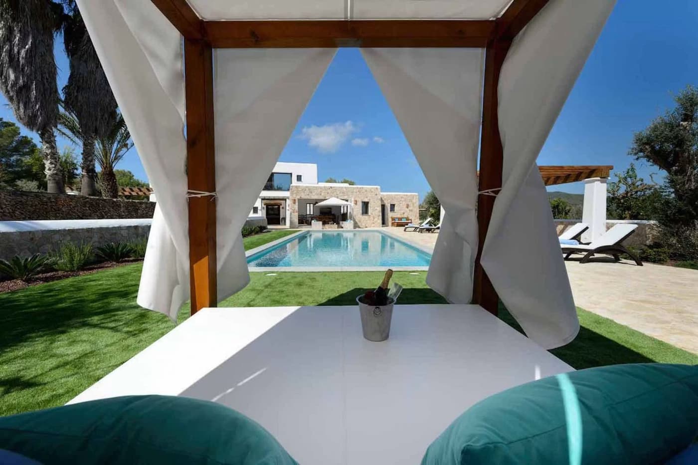 Villa Idurre — luxury villa photo 2