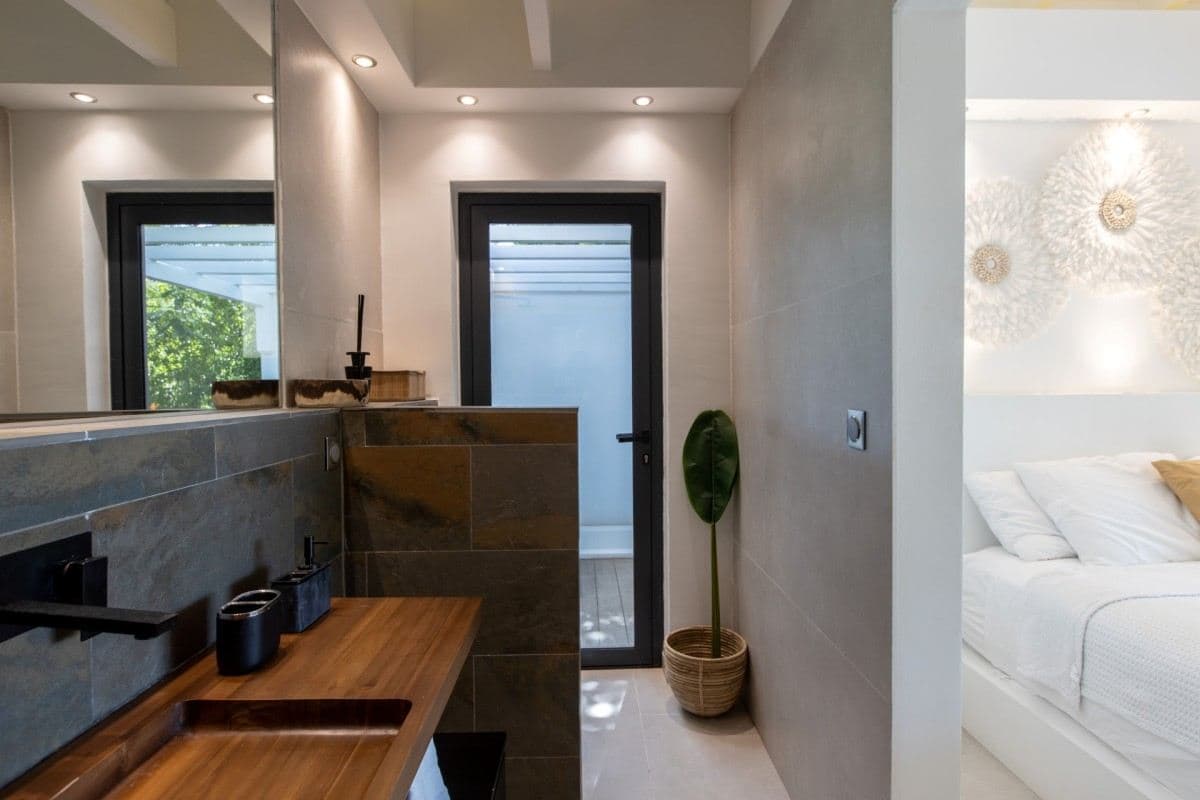 Villa Nuit Blanche — luxury villa photo 2