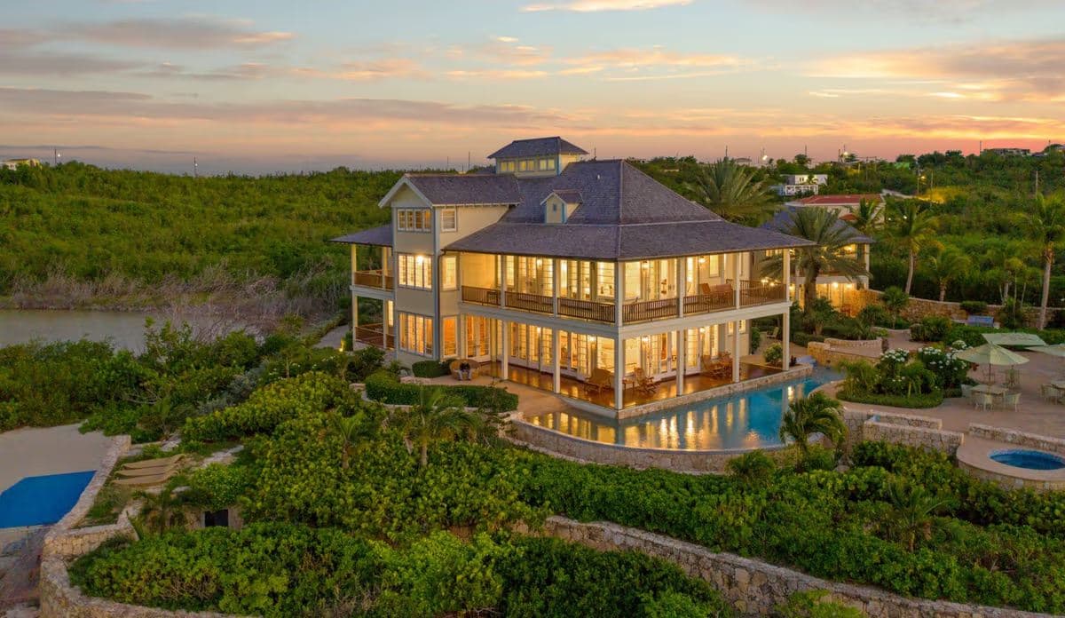 Santosha Villa Estate — luxury villa photo 1