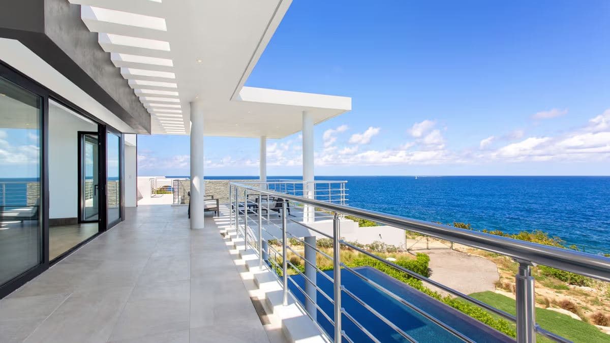 Villa Reve Noir — luxury villa photo 1