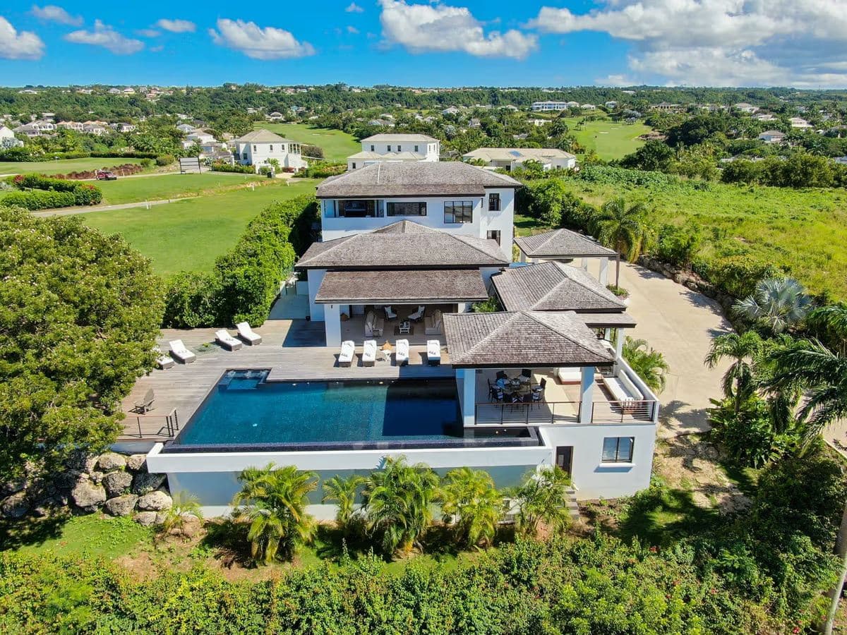 Villa Sundeck House — luxury villa photo 1