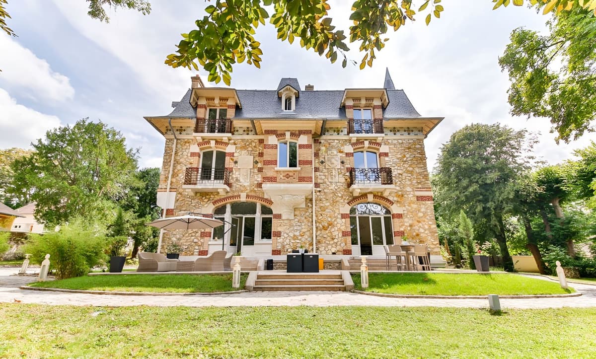 Chateau Sejour Royal — luxury villa photo 1