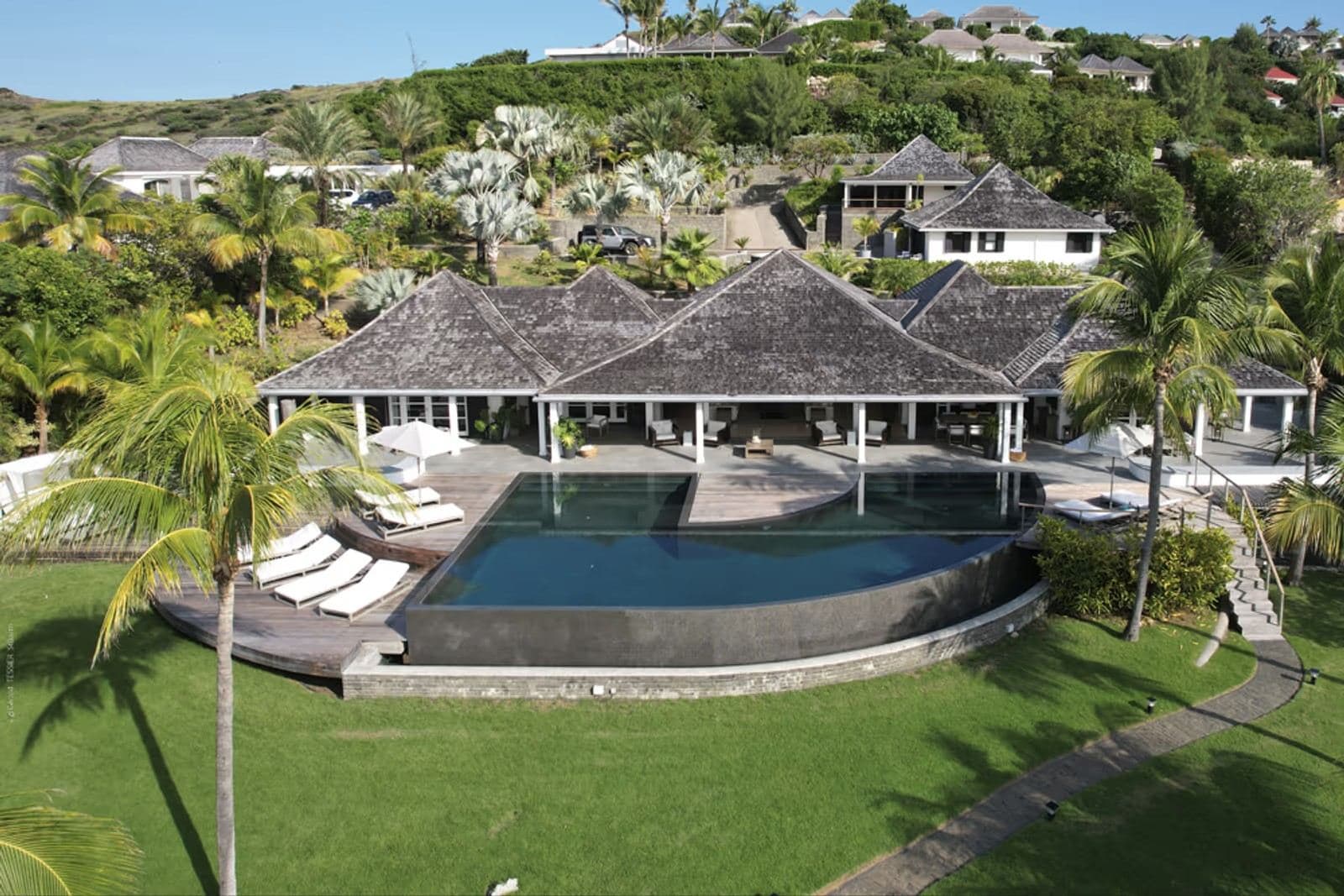 Villa Silver Rainbow