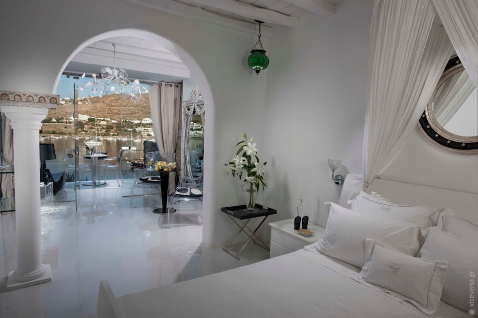 Kivotos Luxury Boutique Hotel