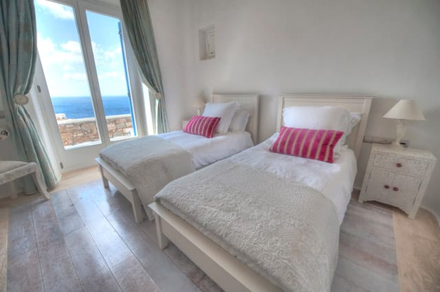 Karma Pelikanos — luxury villa photo 21