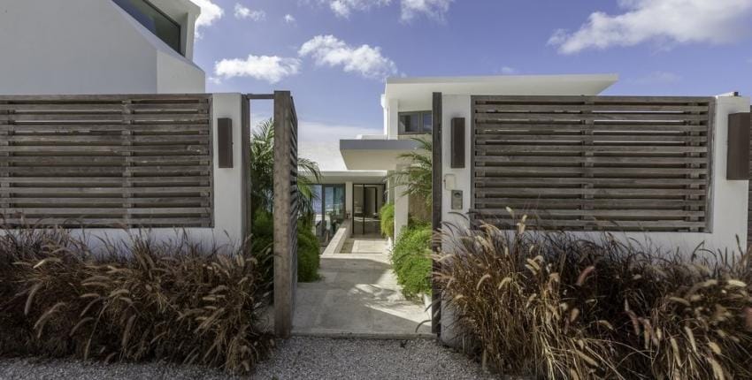 Kishti Black Garden Villa — luxury villa photo 2