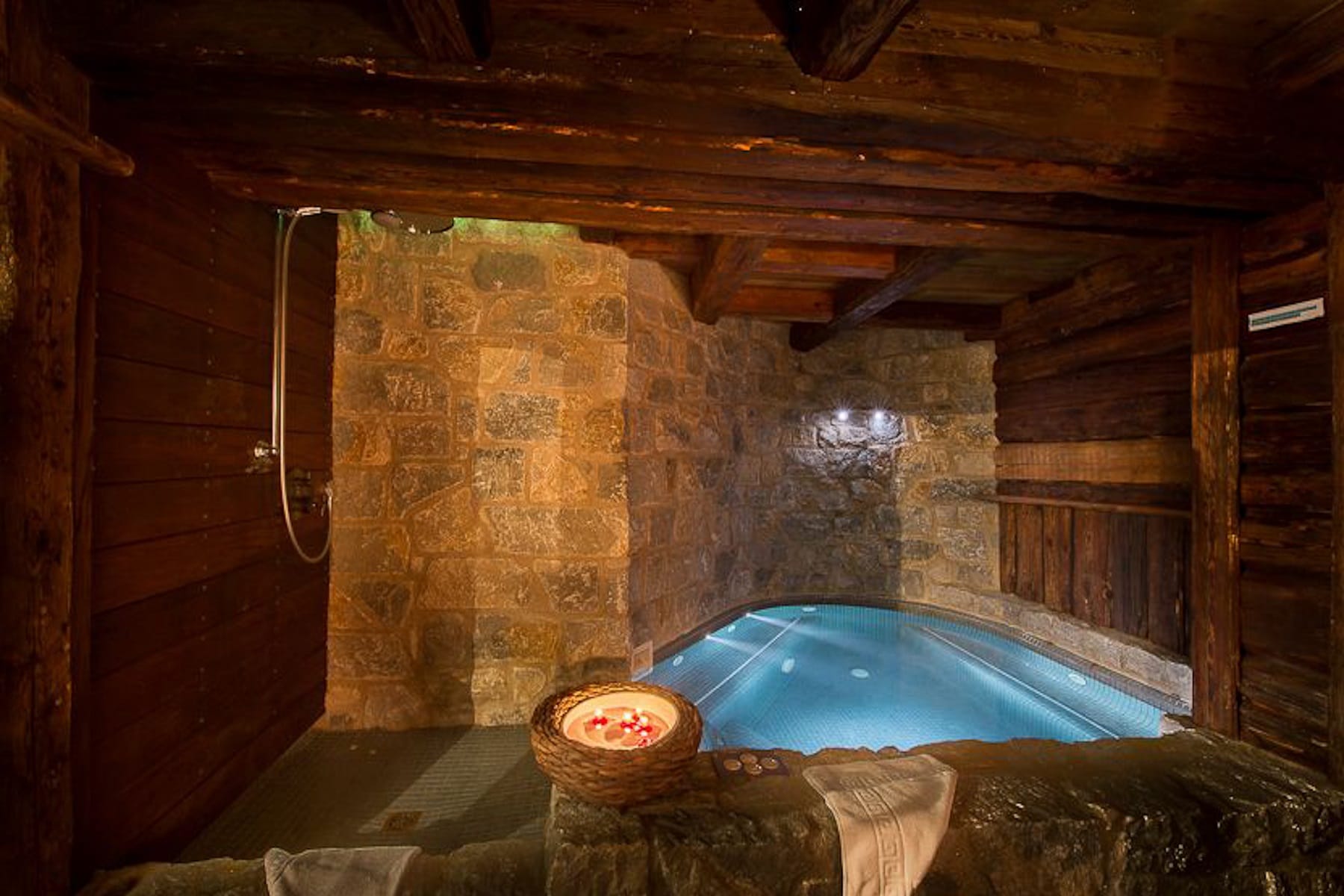 CHALET OMBRE NERE — luxury villa photo 9