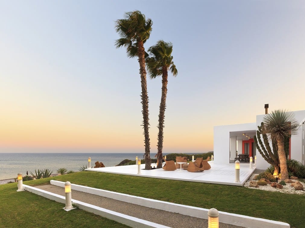 Colossal — luxury villa photo 1