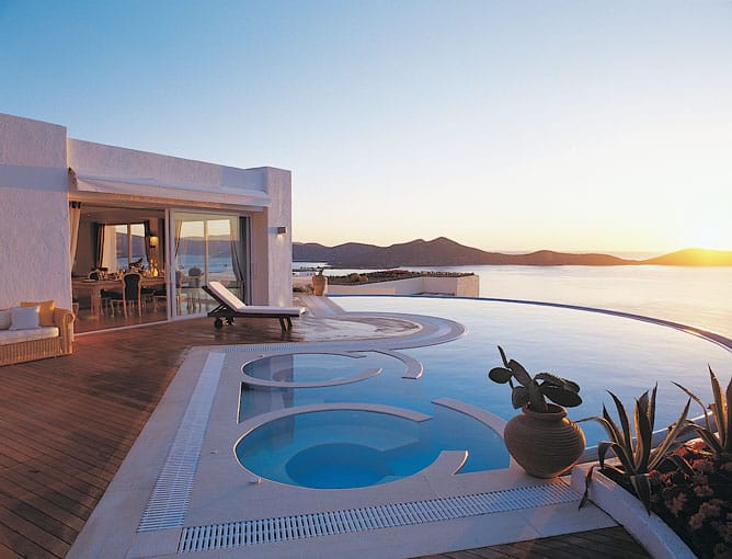 Royal Spa Pool Villa - Image 1