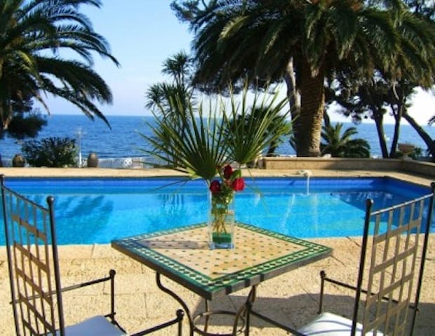 Villa Mauresque