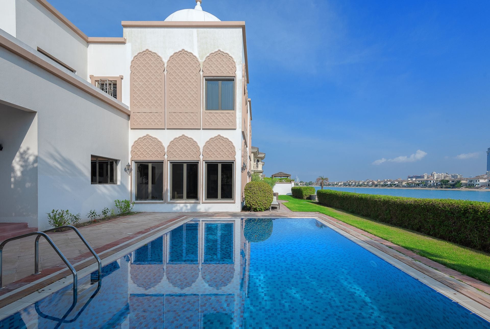 Dubai Luxury Villa — luxury villa photo 1