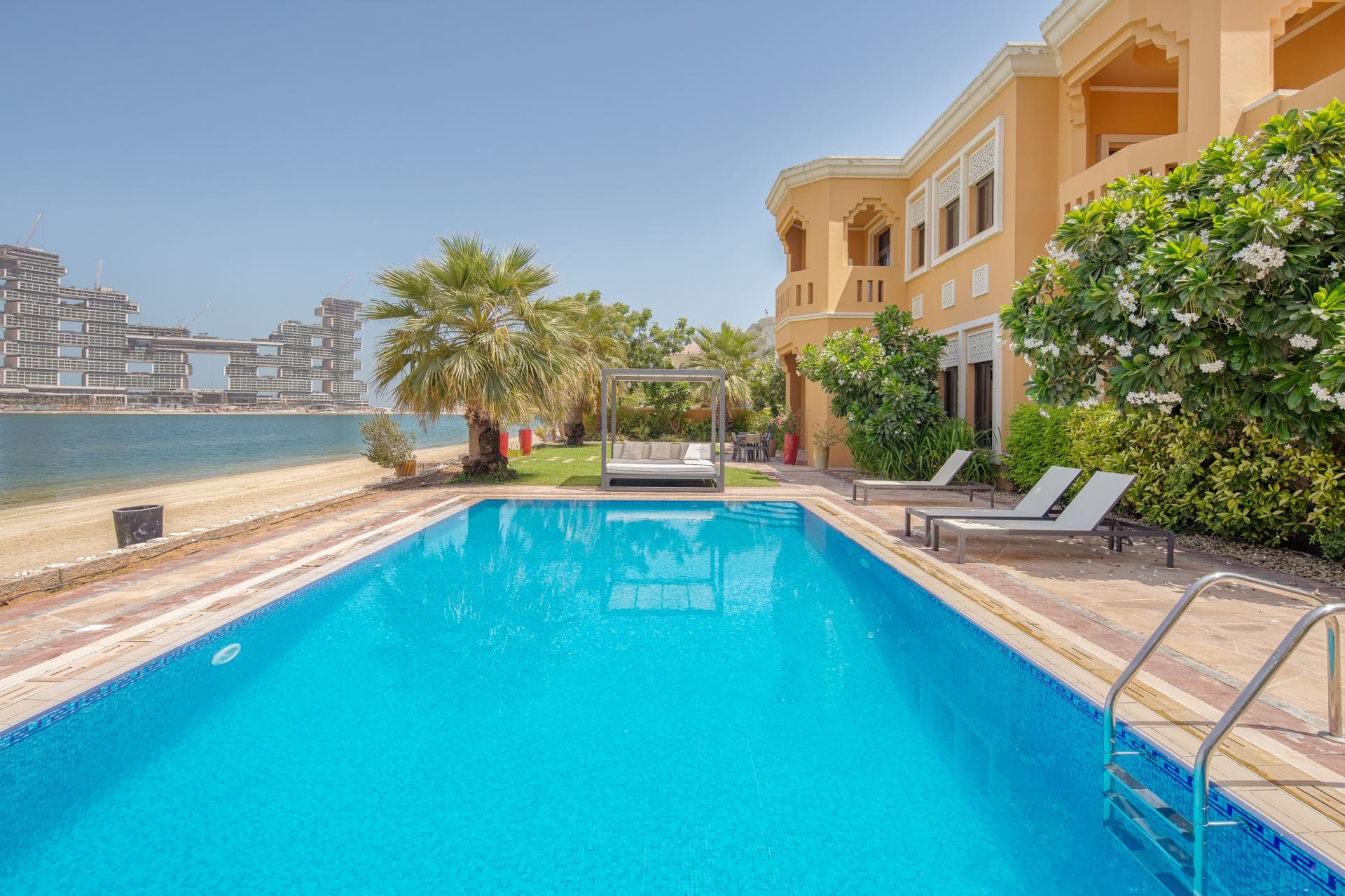 Palm Jumeirah Villa — luxury villa photo 1