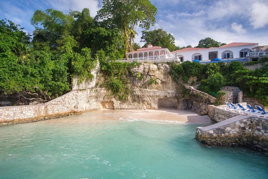Golden Clouds Villa - Image 1