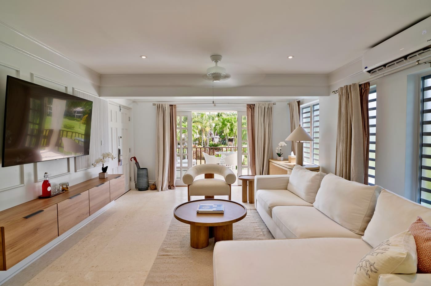 Superior Deluxe Suite - Image 1