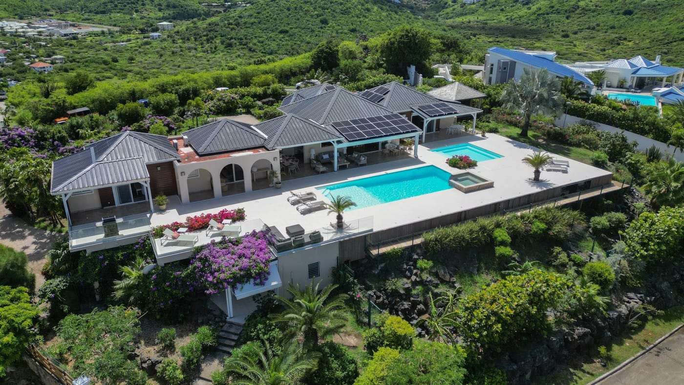 Villa Dreamin Blue - Image 1