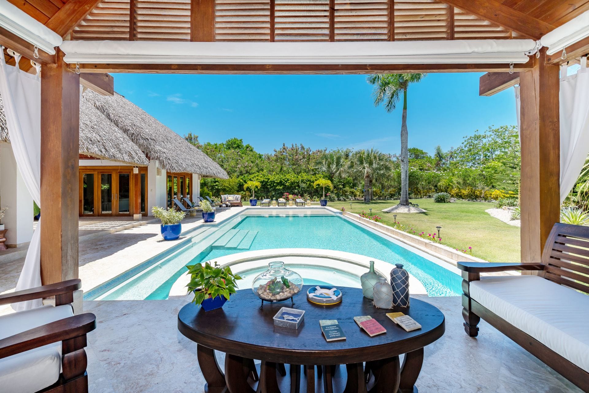 Villa Yarari 17 — luxury villa photo 1