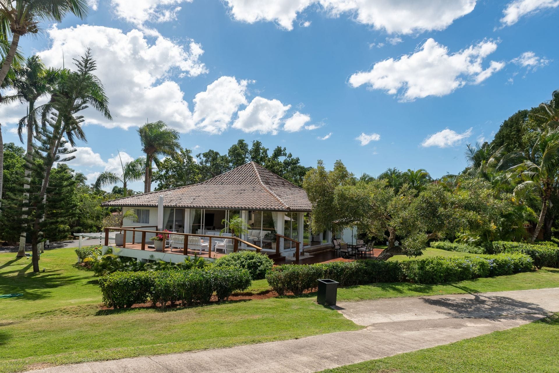 Villa Sarayu — luxury villa photo 1