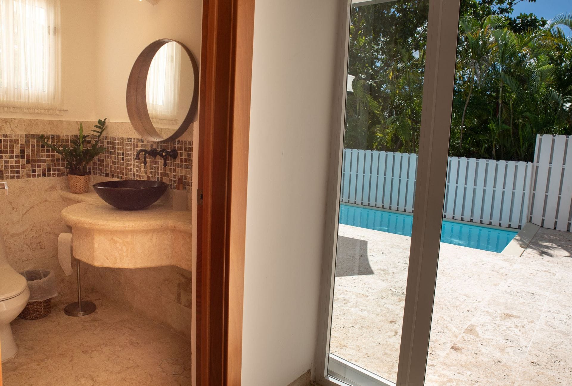 Villa Sarayu — luxury villa photo 42
