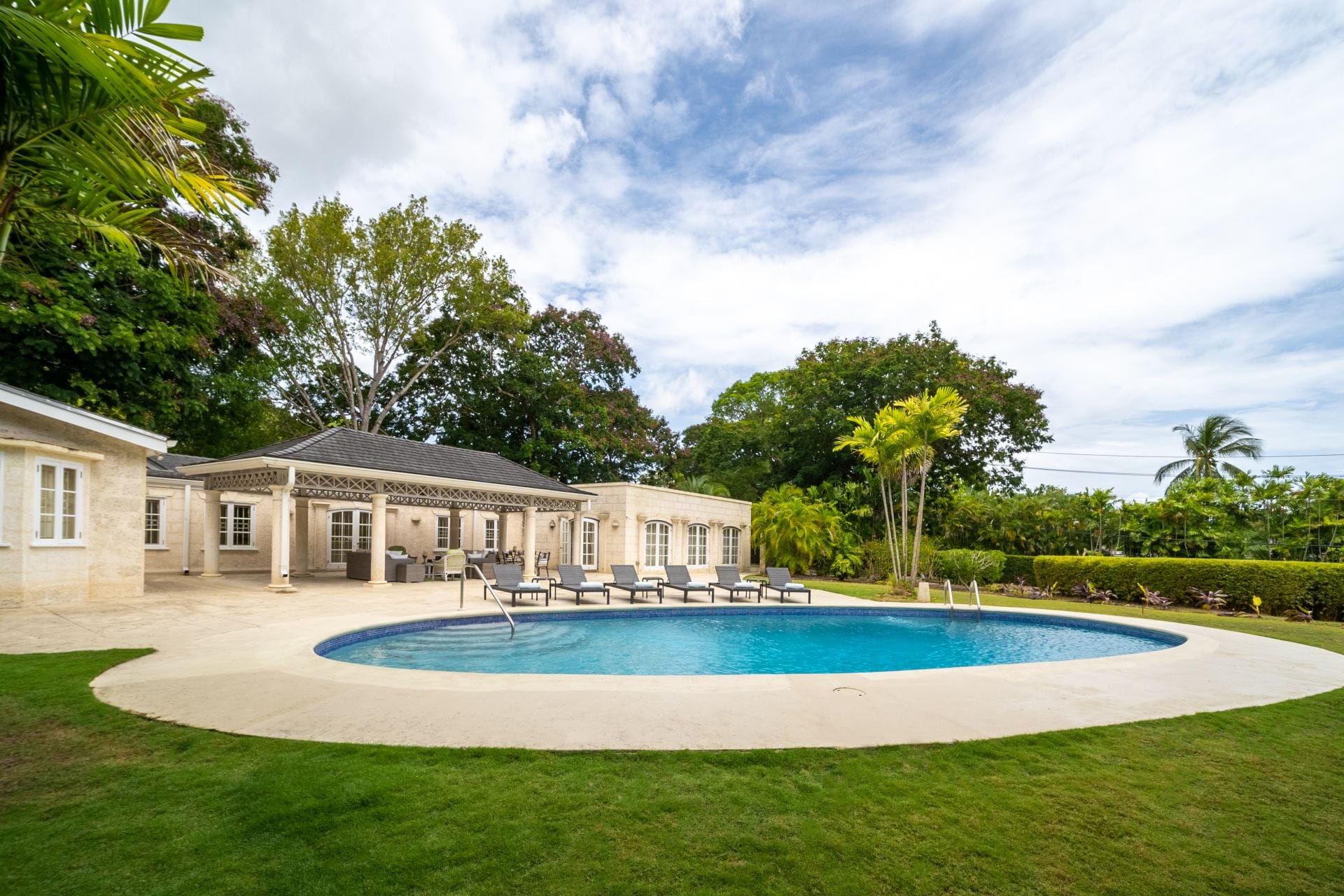 Franklins House — luxury villa photo 1