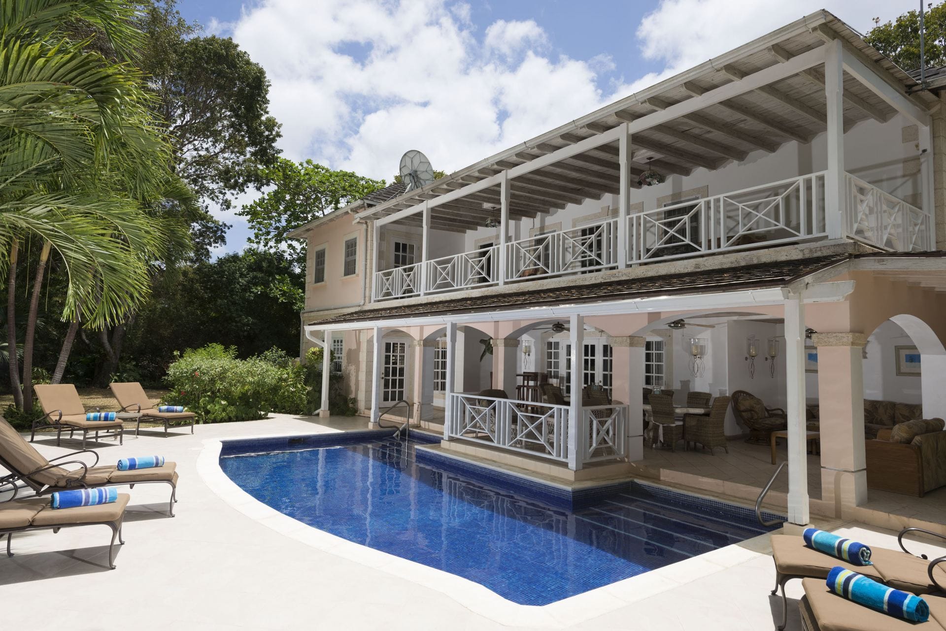 Sandalwood House — luxury villa photo 1