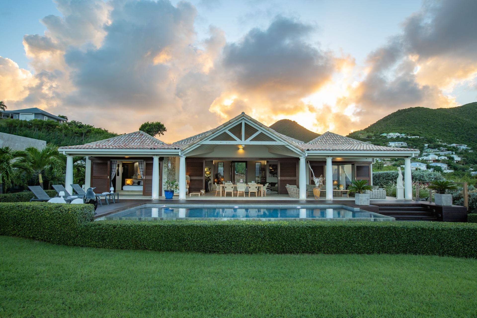 Villa Indigo Pearl — luxury villa photo 1