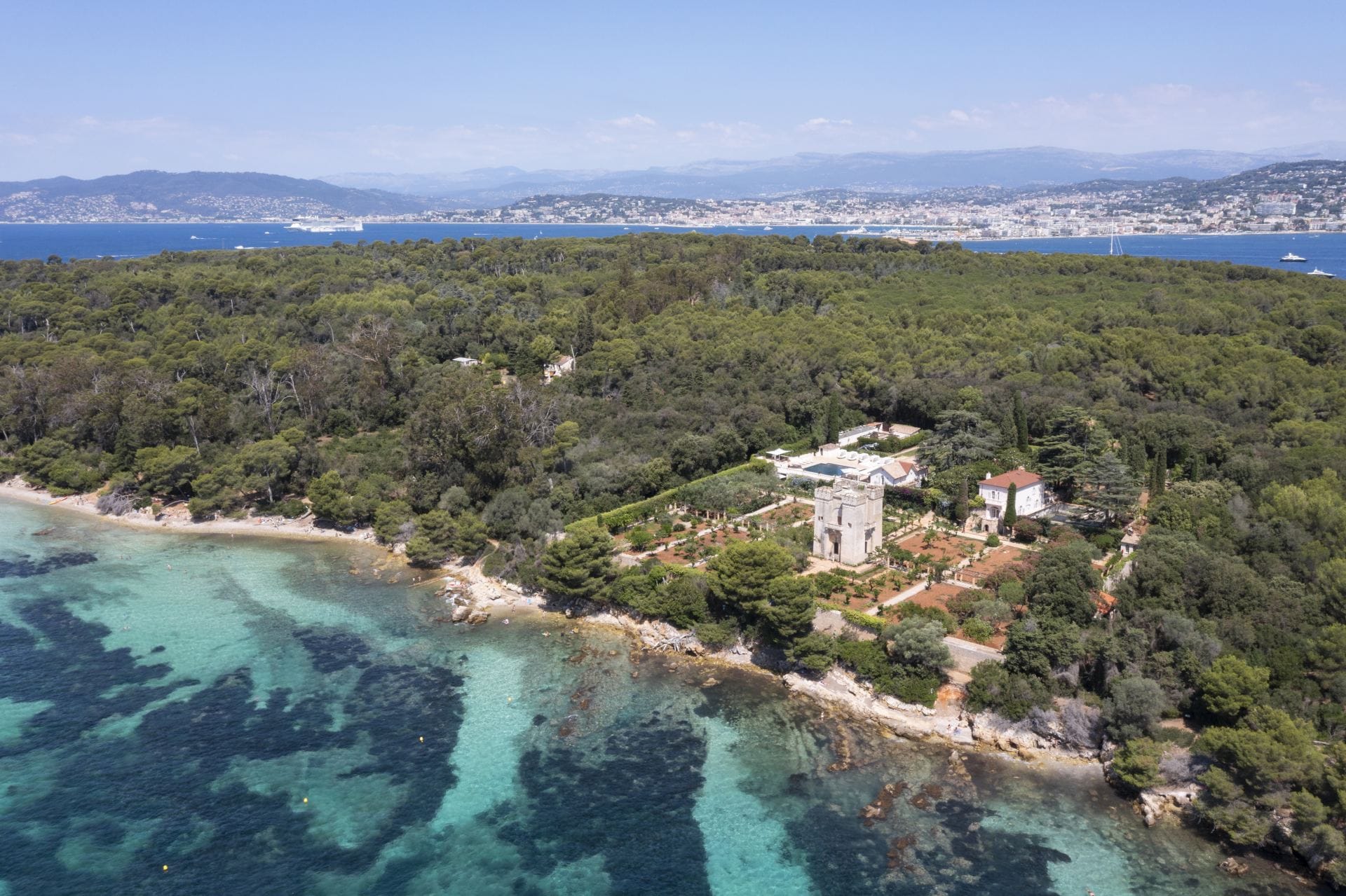 Le Grand Jardin — luxury villa photo 1