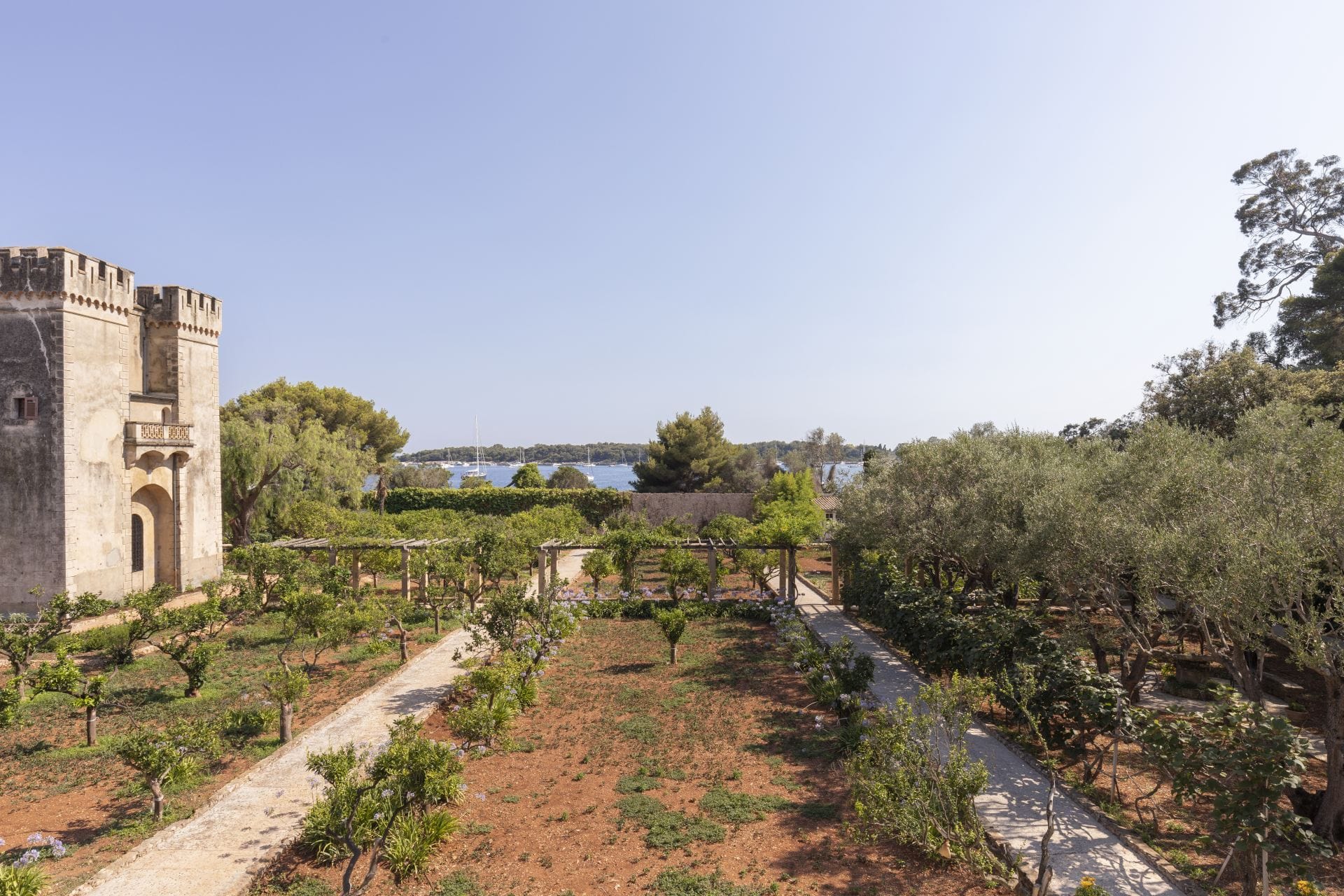 Le Grand Jardin — luxury villa photo 1