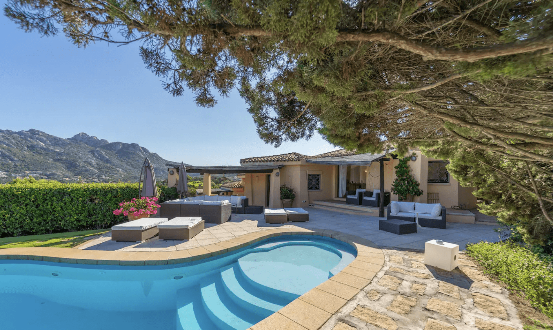 Villa Varo — luxury villa photo 1