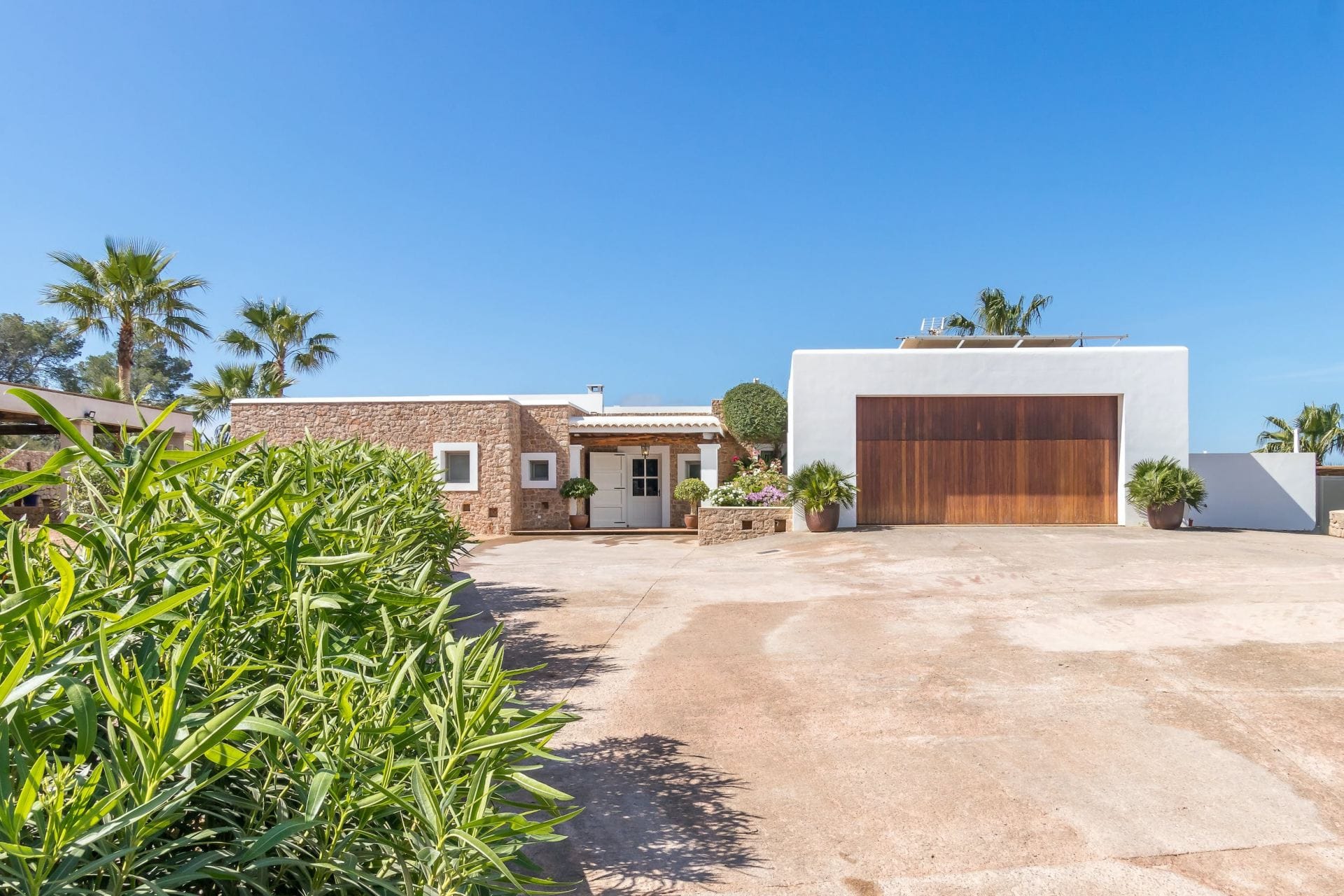 Can Tierra — luxury villa photo 1