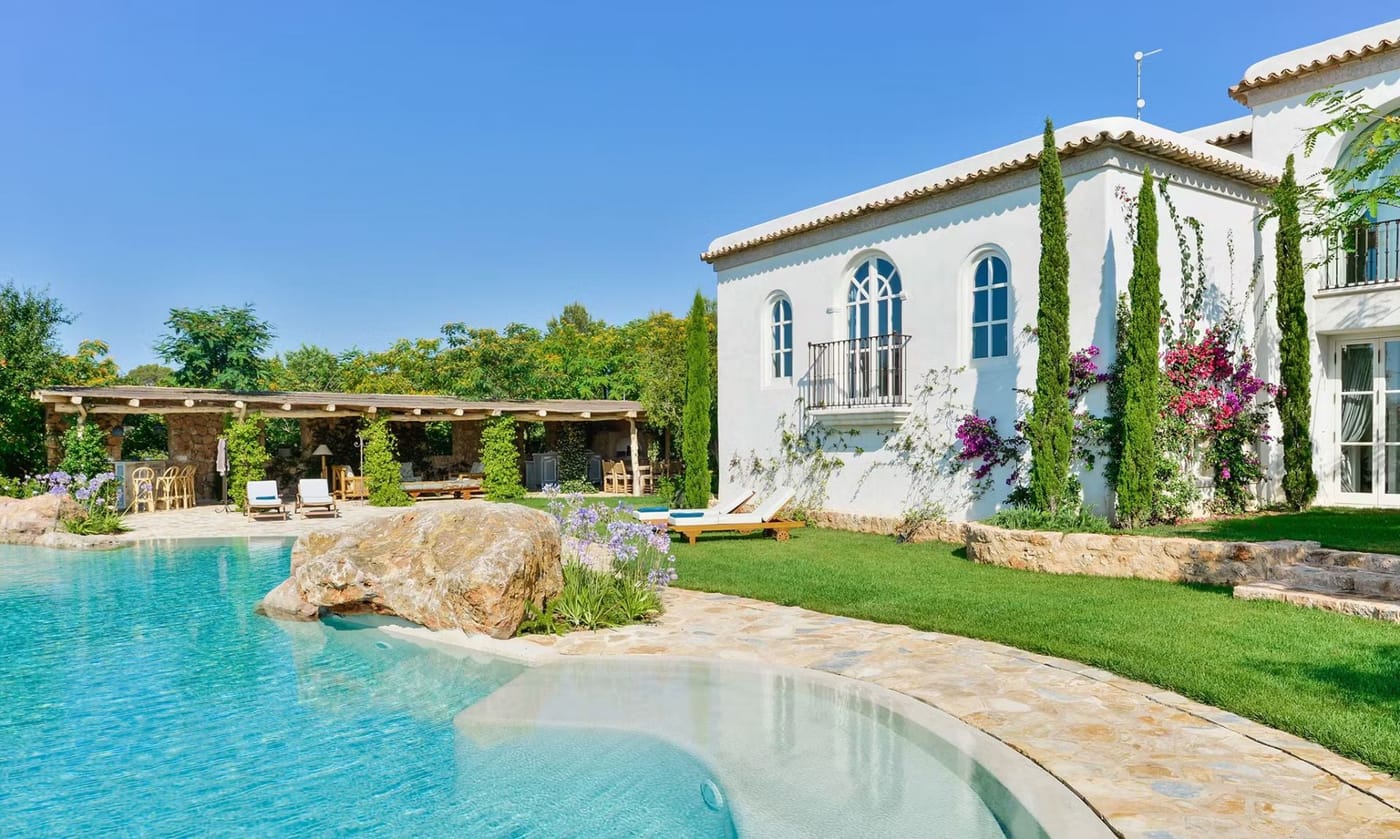 Luxury Estate - Image 1