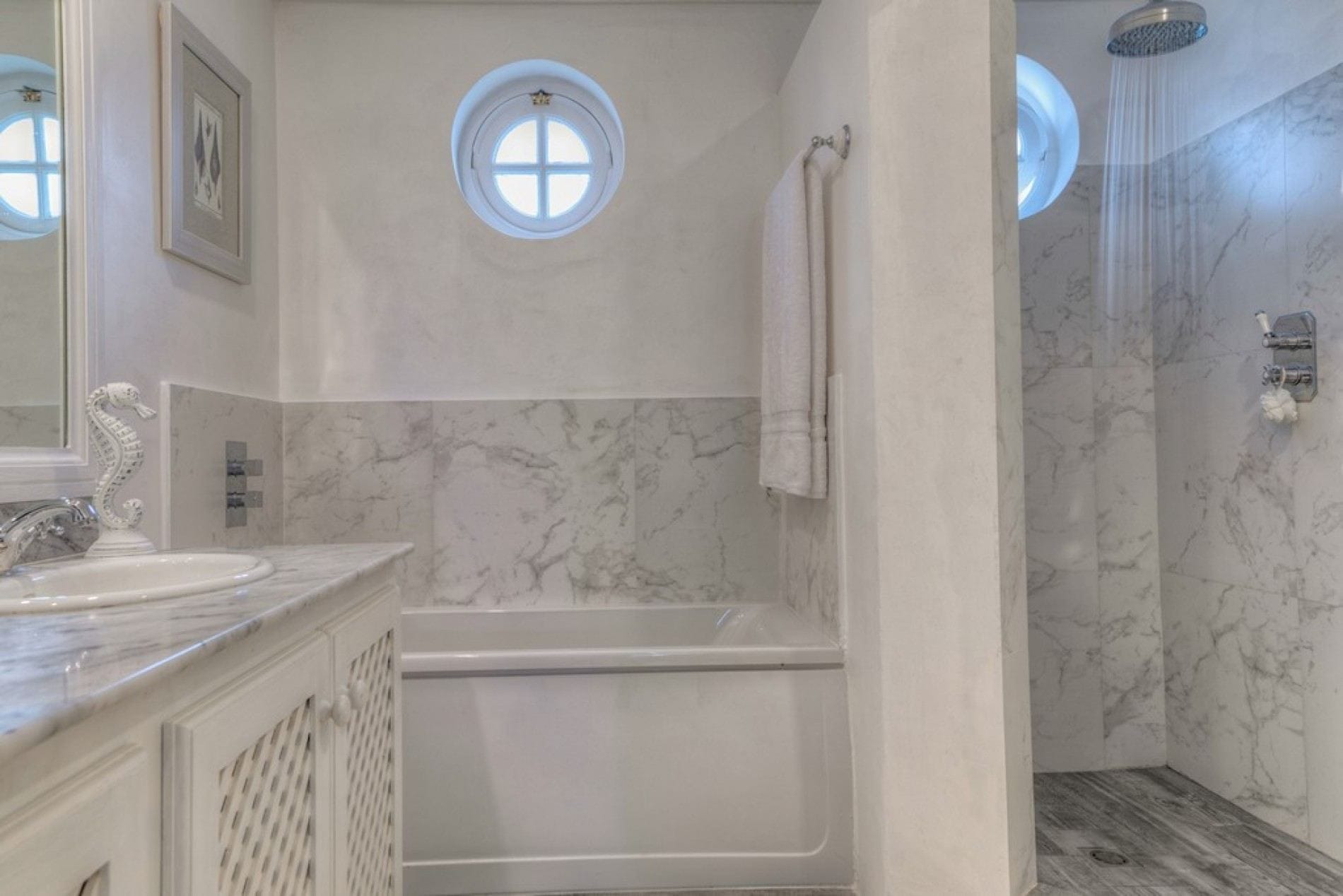 Forest Hills 30 — luxury villa photo 2