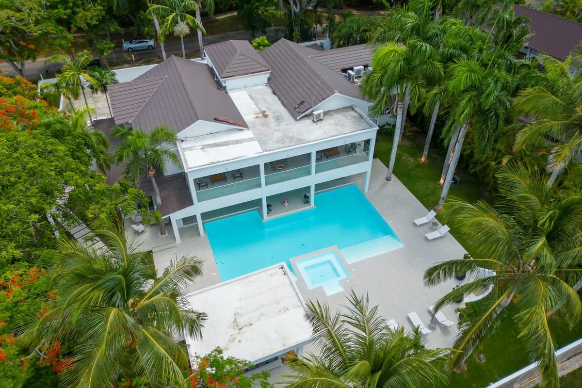 Villa Den - Image 1