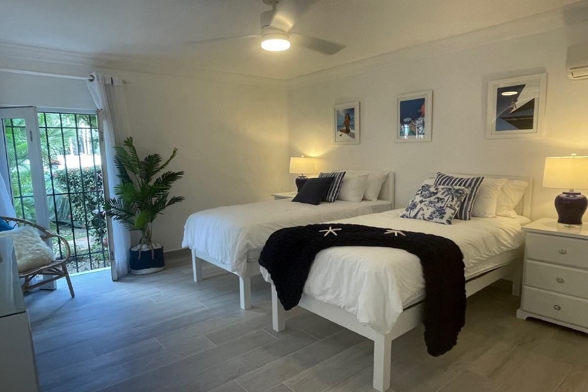 Glitter Bay 102, 49 Steps — luxury villa photo 1
