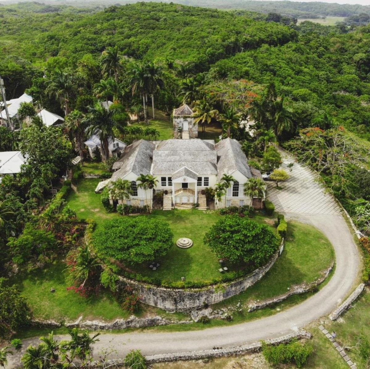Country House - Image 1