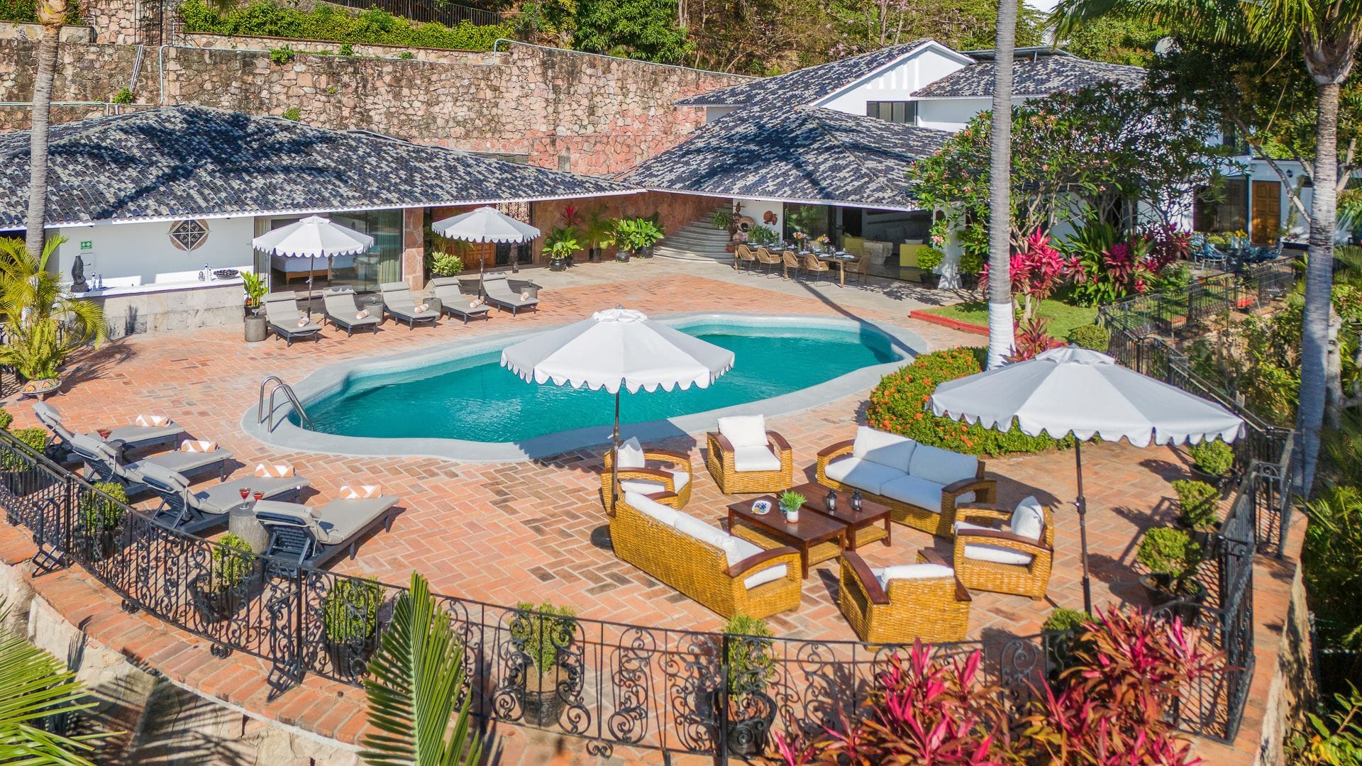 Villa Castillo — luxury villa photo 1