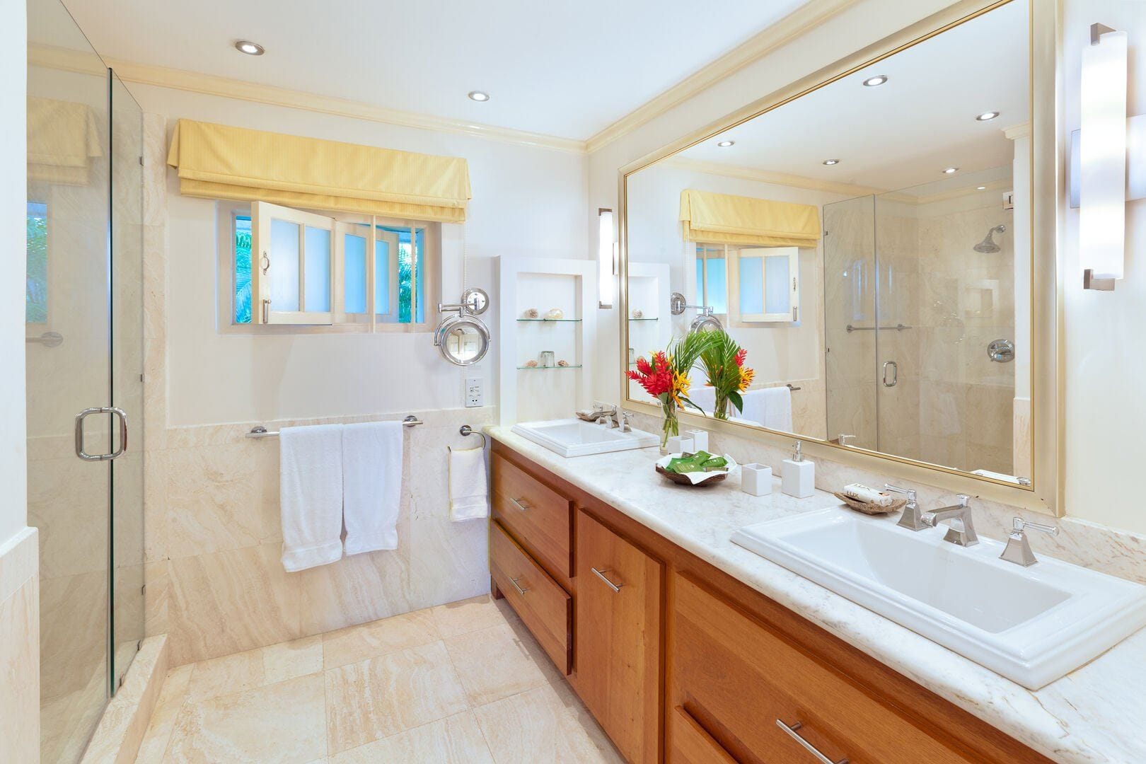 Villa Leamington Beach Cottage — luxury villa photo 1