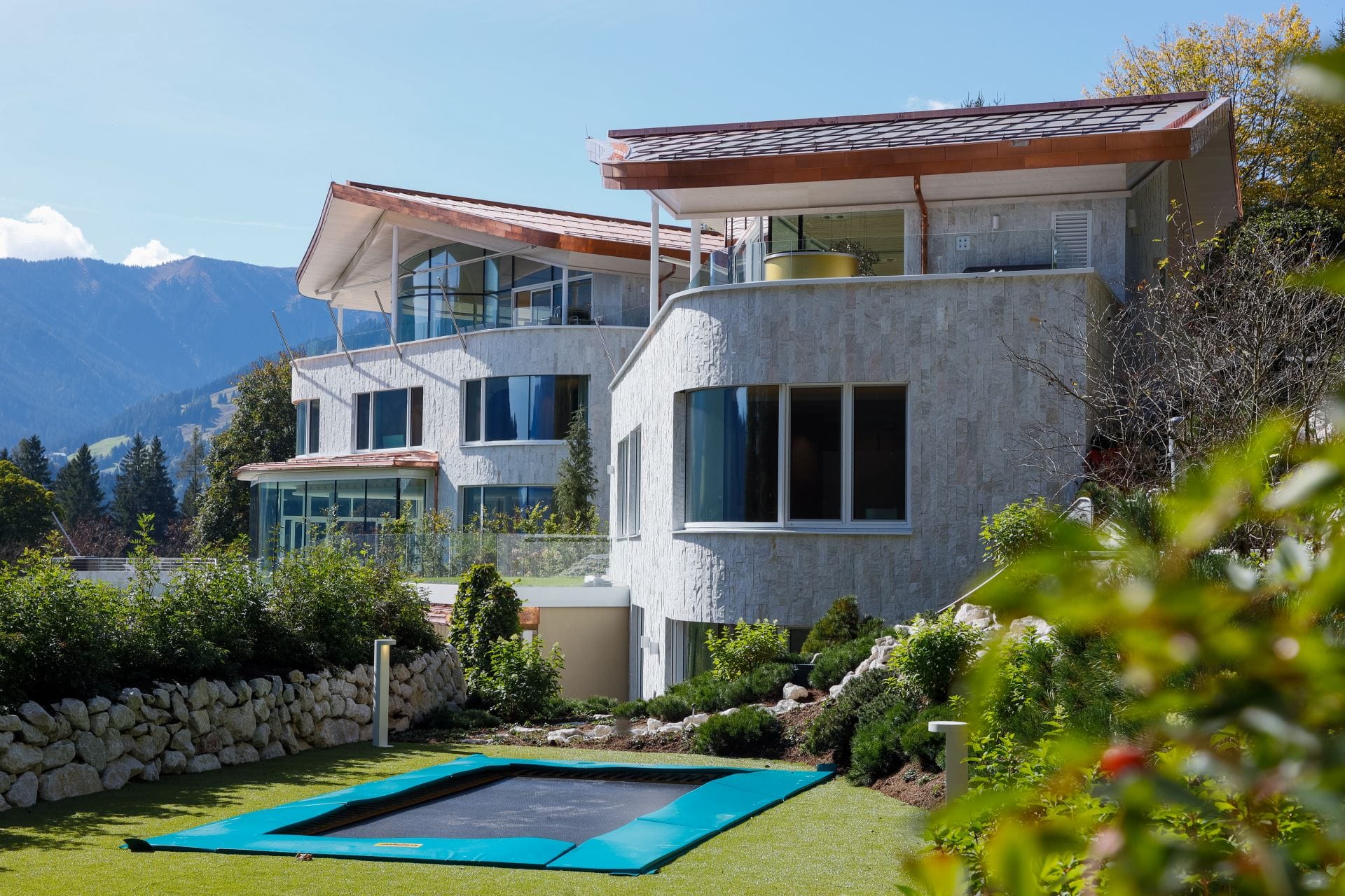 Julisam Estate — luxury villa photo 2
