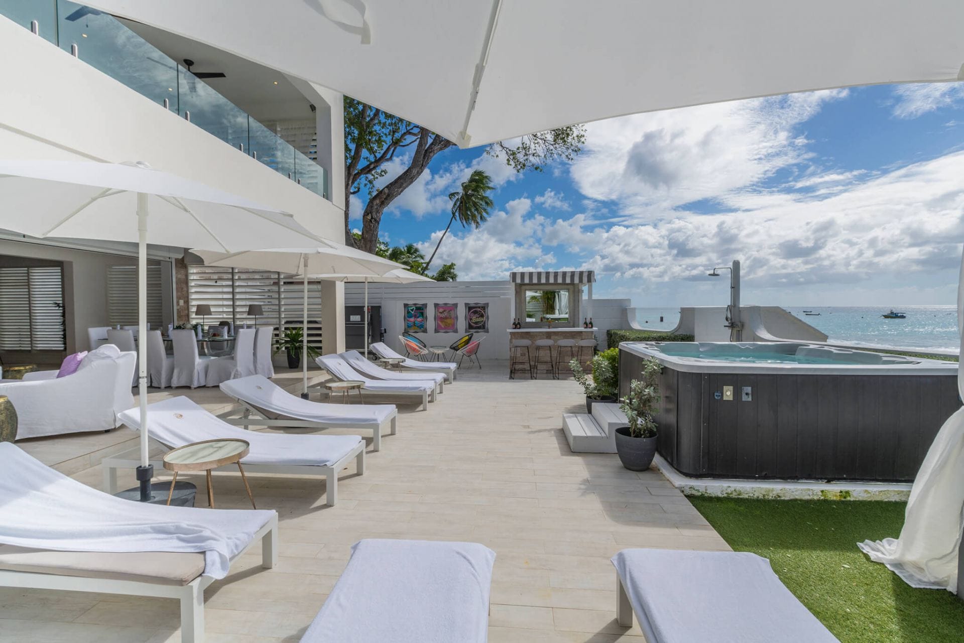 Solaris Beach House — luxury villa photo 1