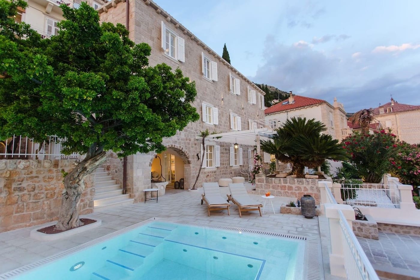 Villa Opulent - Image 1