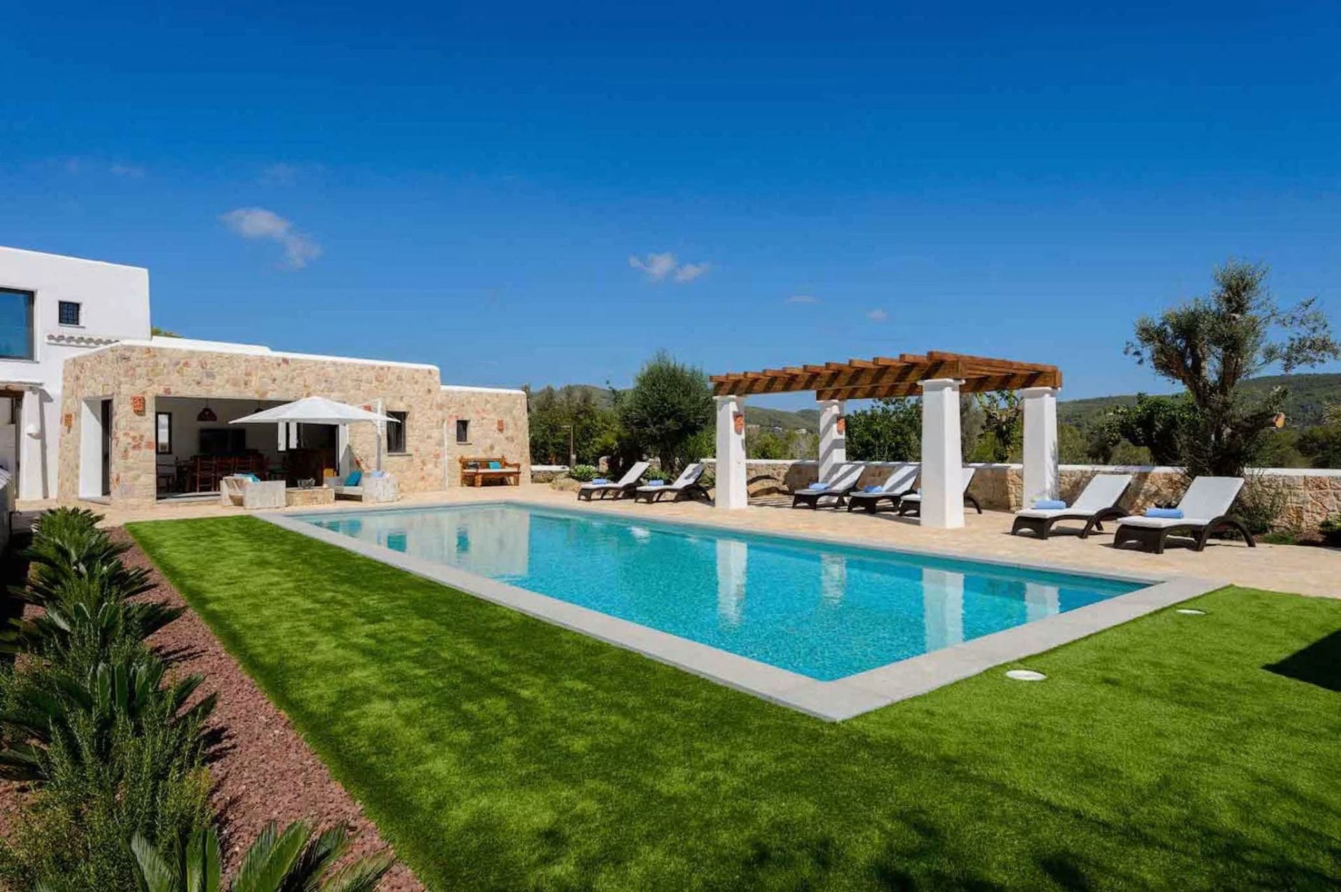Villa Idurre — luxury villa photo 1