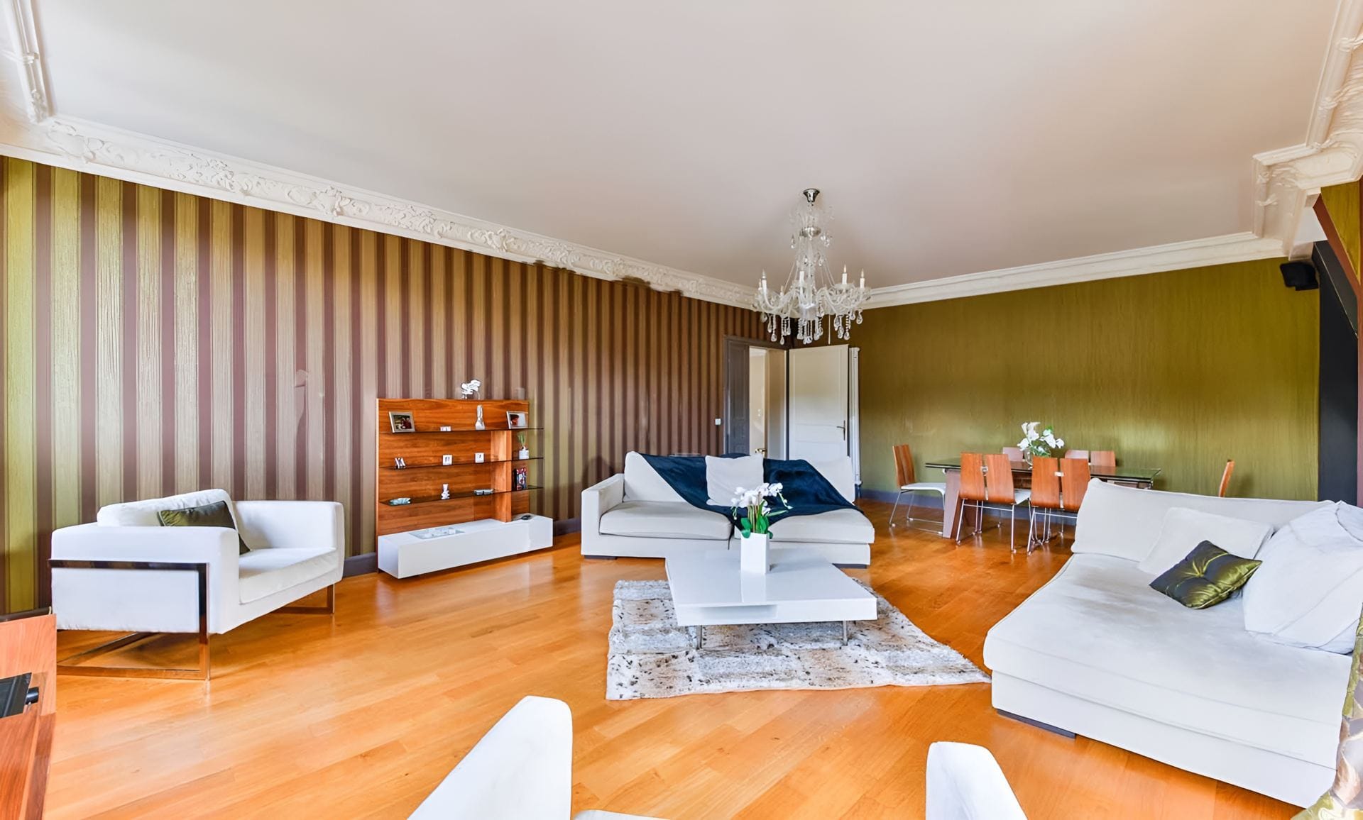 Chateau Sejour Royal — luxury villa photo 1