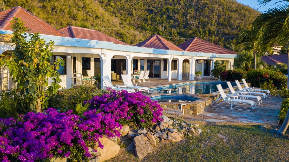 Beach Dreams Villa - Image 1