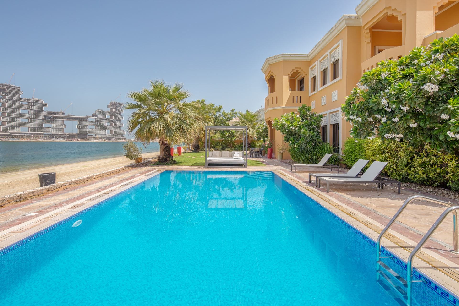 Palm Jumeirah Villa - Image 1